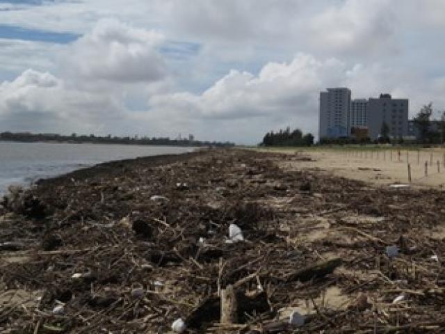 Du lịch - "Bãi biển đẹp nhất Việt Nam" ngập rác!