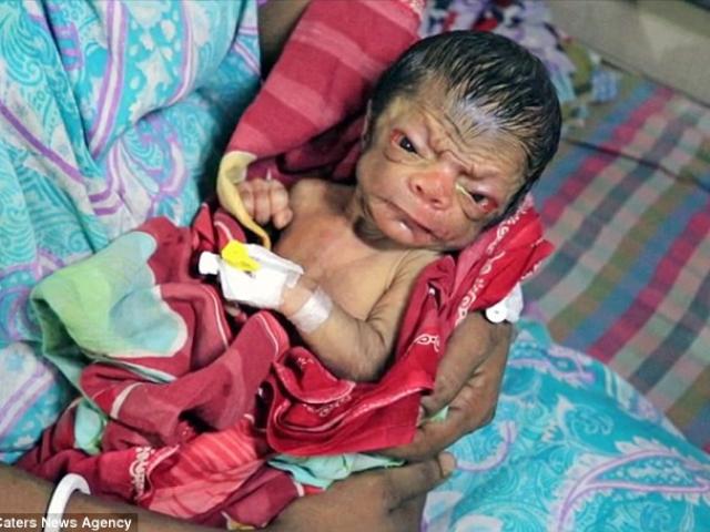 Phi thường - kỳ quặc - Em bé sơ sinh có khuôn mặt "cực ngầu" của cụ ông 80 tuổi