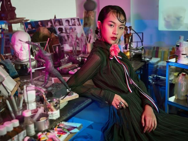 Người mẫu - Hoa hậu - Quán quân The Face hóa nàng họa sỹ mơ mộng