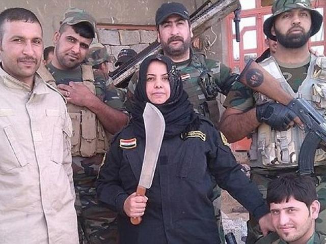 Thế giới - Góa phụ chuyên chặt đầu, thiêu xác khủng bố IS ở Iraq