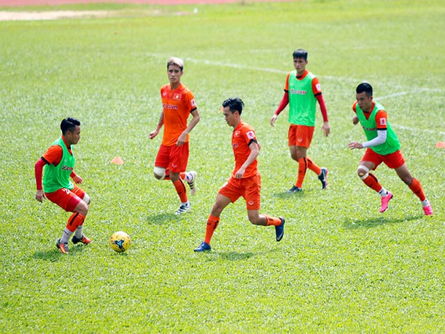 Bóng đá - Tuyển thủ Việt Nam luyện đá tiki-taka "như Barca"