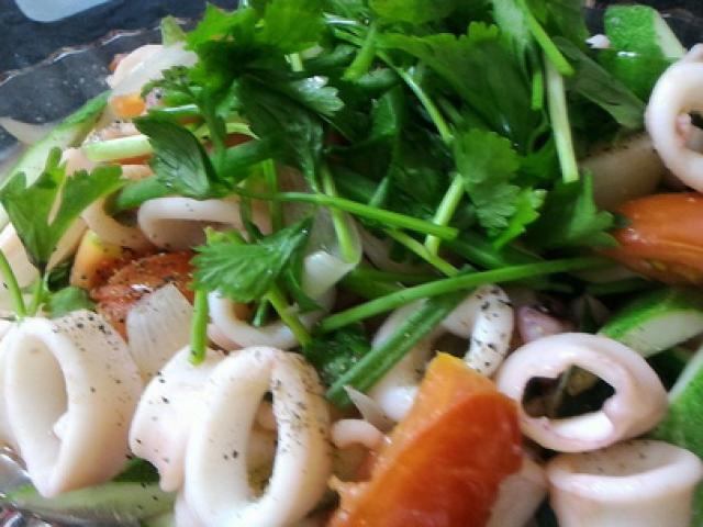 Ẩm thực - Mực xào chua ngọt giòn ngon, ăn là ghiền