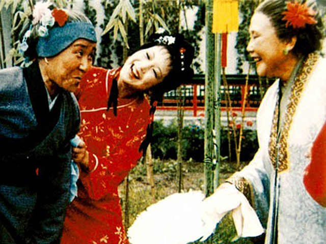 Phim - Tháng ngày "ăn xin" từ trung ương đến địa phương của ê-kíp Hồng Lâu Mộng