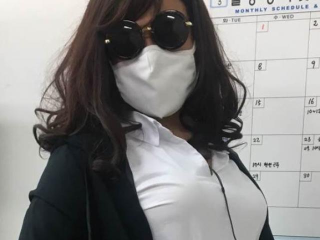 Thế giới - Nam cảnh sát HQ "hóa" hot girl bắt 20 tội phạm ma túy