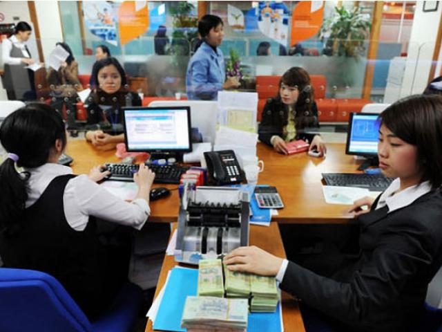 Kinh doanh - Ngân hàng nói gì khi giữ giấy tờ gốc xe trả góp?