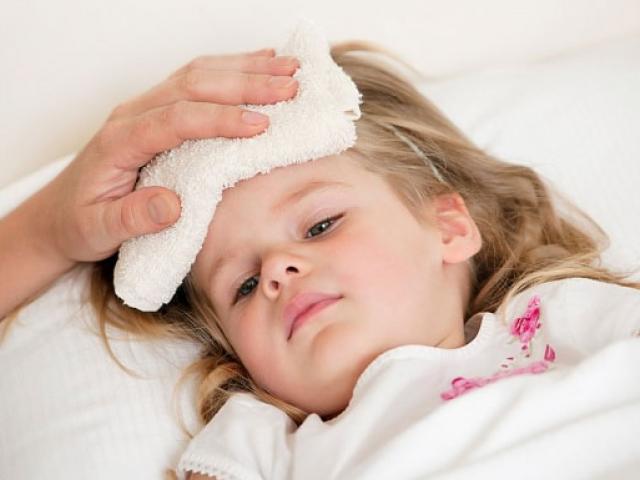Trẻ bị sốt virus nên điều trị thế nào cho đúng?