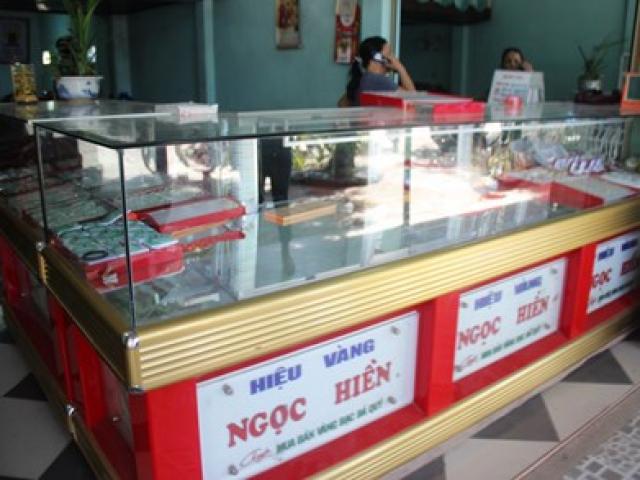 Pháp luật - Trộm đột nhập hốt 4 khay vàng chủ tiệm không hề hay biết