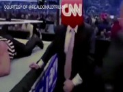 Thế giới - Ông Trump tự đăng video đấm túi bụi… đài CNN