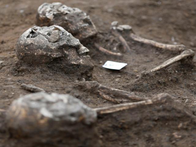 Thế giới - Phát hiện xương người khổng lồ cao 2m, 5.000 năm tuổi ở TQ