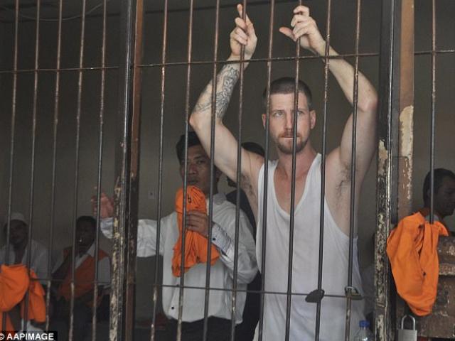 Thế giới - Vượt ngục Indonesia, khoe đang hưởng thụ ở bãi biển Dubai