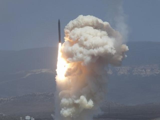 Thế giới - Lí do cực khó đánh chặn tên lửa đạn đạo Triều Tiên