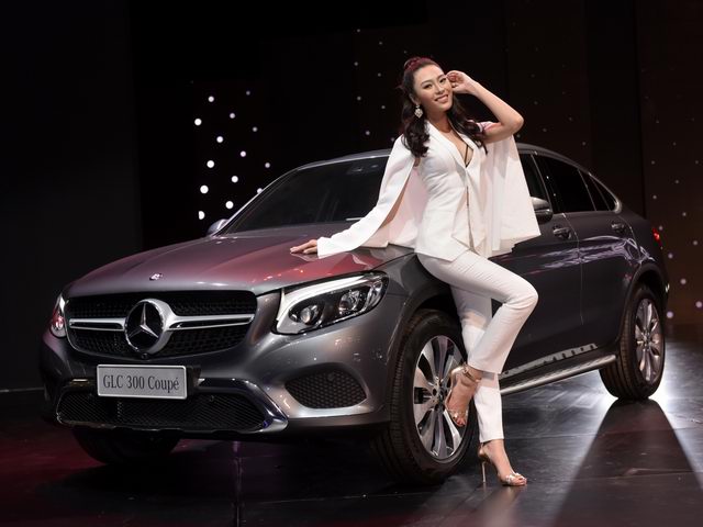 Người mẫu - Hoa hậu - Ngắm dàn mỹ nữ tại triển lãm Mercedes-Benz Fascination 2017