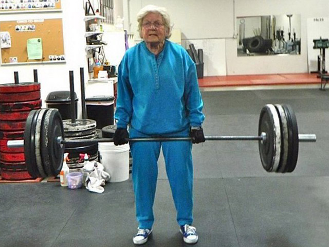 Tranh vui - Ngã ngửa khi xem loạt ảnh của hội "bô lão"