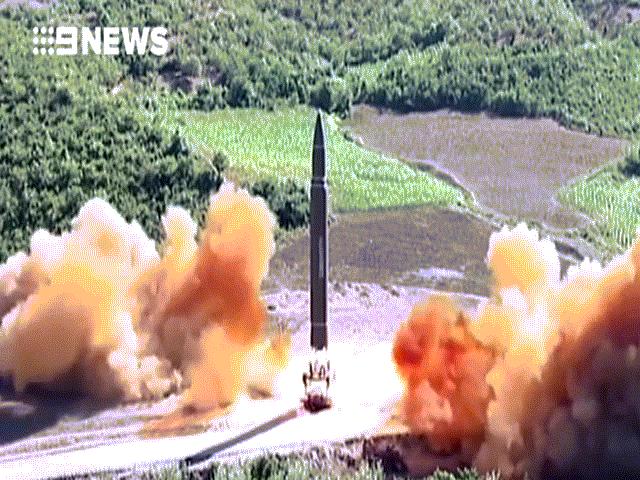 Thế giới - NÓNG nhất tuần: Quân Mỹ chờ lệnh chiến tranh với Triều Tiên