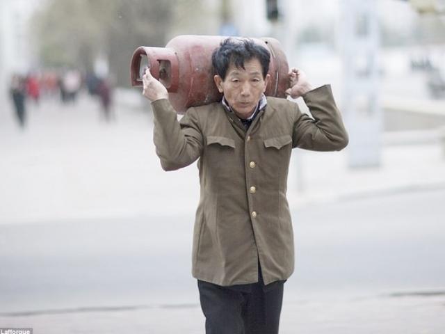 Thế giới - Chuyên gia Triều Tiên thừa nhận đang "ngấm đòn" trừng phạt