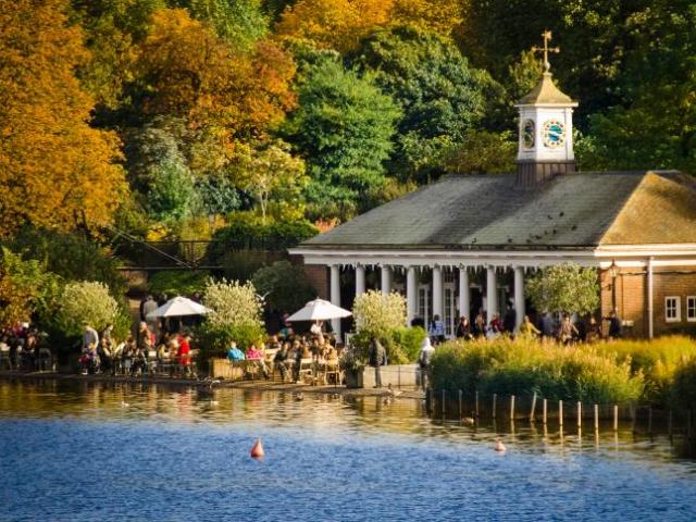 Du lịch - Tiết lộ chốn ăn chơi bí mật của phi công và tiếp viên hàng không