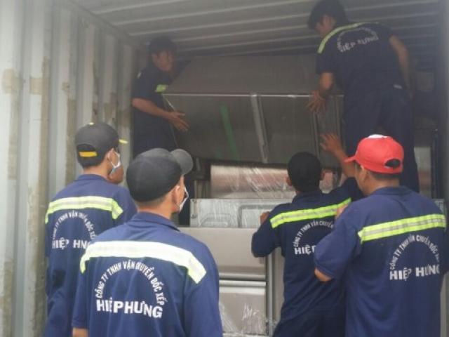 Thị trường - Tiêu dùng - Bắt 8 container hàng cấm 5 tỉ ngụy trang... rổ nhựa