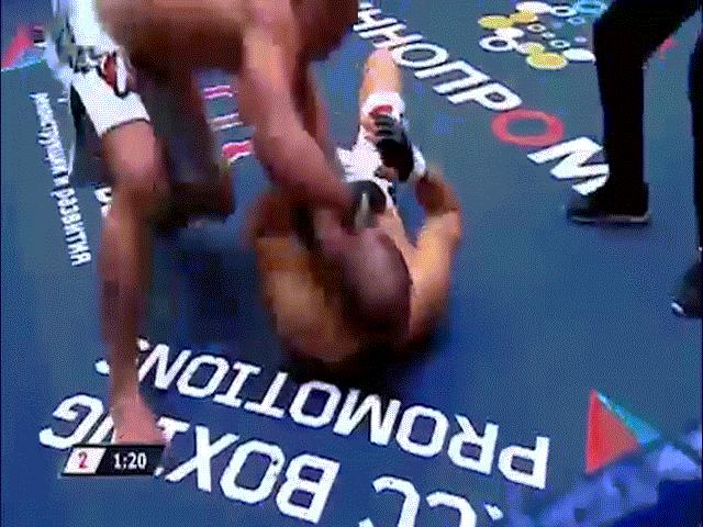 Thể thao - MMA: "Khổng lồ Hulk" đấm "Samurai" Nhật không ghê tay