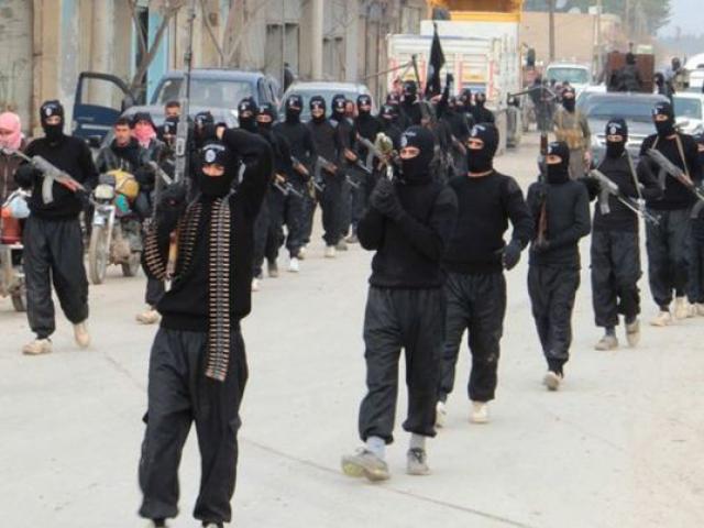 Thế giới - Giả làm người hâm mộ, điệp viên bắn chết 6 lính IS