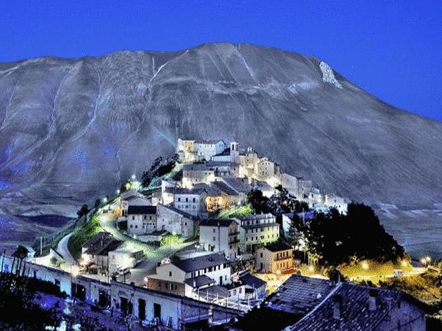 Du lịch - "Kho báu" của nước Ý hóa thành ngôi làng "ma”