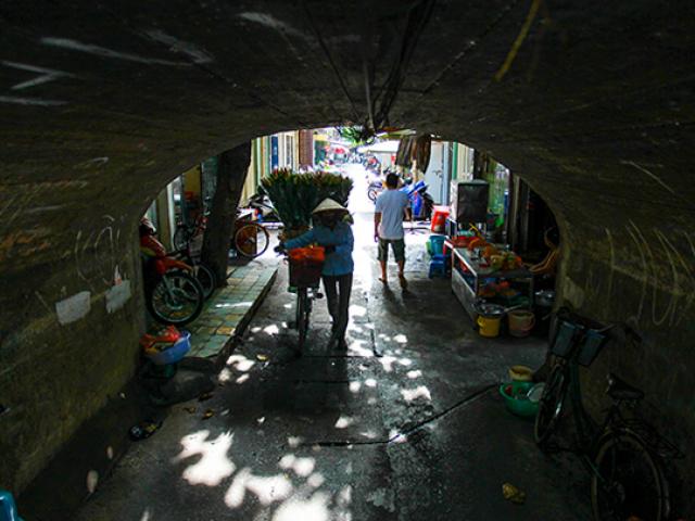 Tin tức trong ngày - Bí mật dưới những vòm cầu trăm tuổi ở Hà Nội