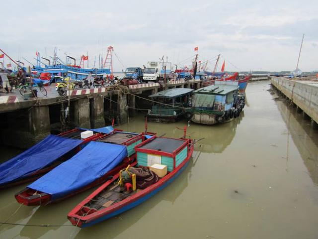 Chìm tàu ở Nghệ An: Đã cứu được 4 người, 9 người vẫn đang mất tích