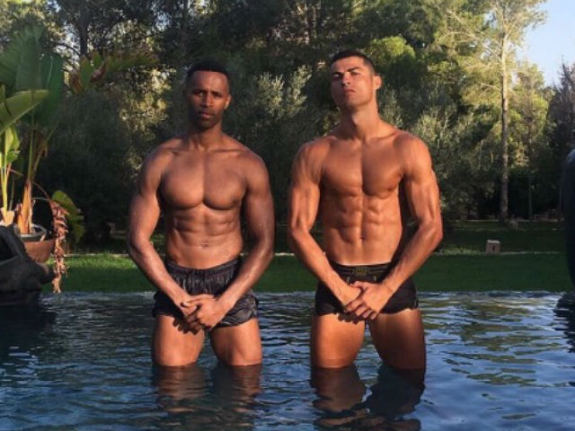 Bóng đá - Ronaldo khoe ảnh "tế nhị", cựu SAO Real bất ngờ đến Việt Nam