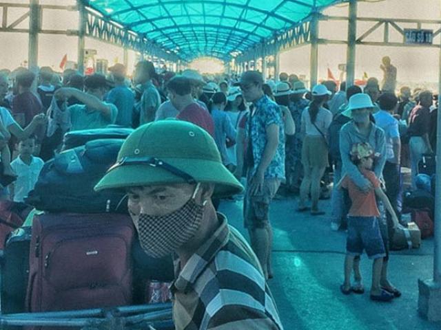 Tin tức trong ngày - Thông tin mới vụ hơn 3.000 người mắc kẹt tại Cô Tô