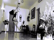 Bí quyết làm đẹp - Trà Ngọc Hằng gây mê fan với màn tập múa cột khêu gợi