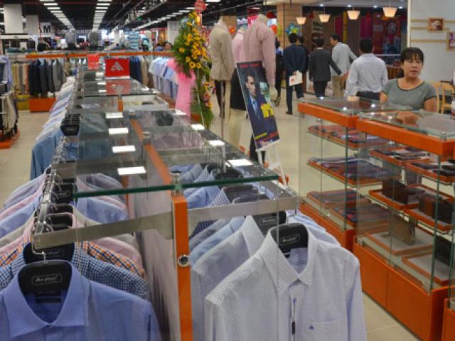 Thị trường - Tiêu dùng - Thời trang Việt "đấu" hàng hiệu giá rẻ