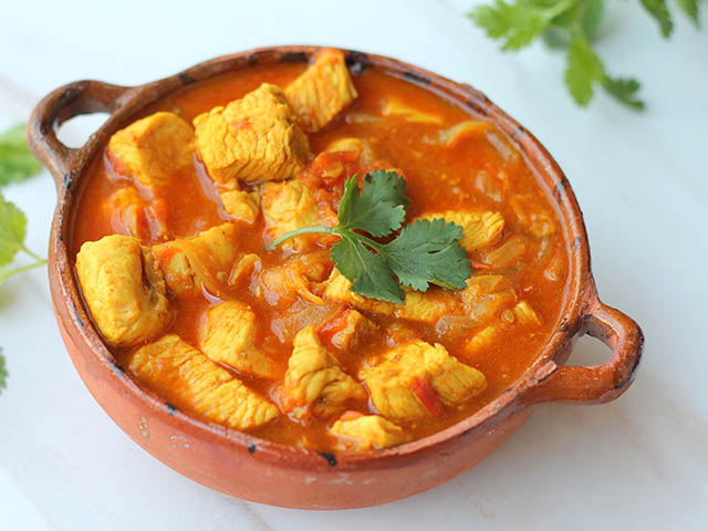 Cà ri gà thơm lừng ấm bụng ngày mát trời