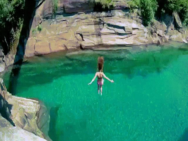 Du lịch - Ngôi làng "thần tiên" biến thành nhà vệ sinh ngoài trời vì quá đông du khách