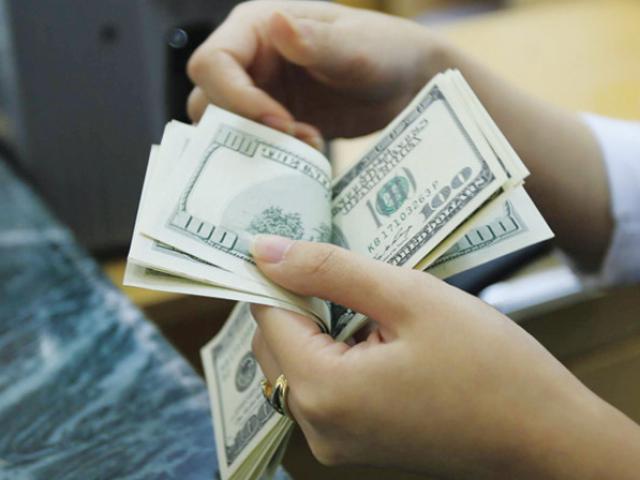 Tài chính - Bất động sản - Hút nguồn lực trong dân: Có nên nhấc lãi suất USD khỏi mức 0%?