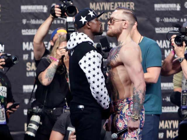 Thể thao - Tin HOT thể thao 2/8: Khinh McGregor, Mayweather đi tập bóng rổ
