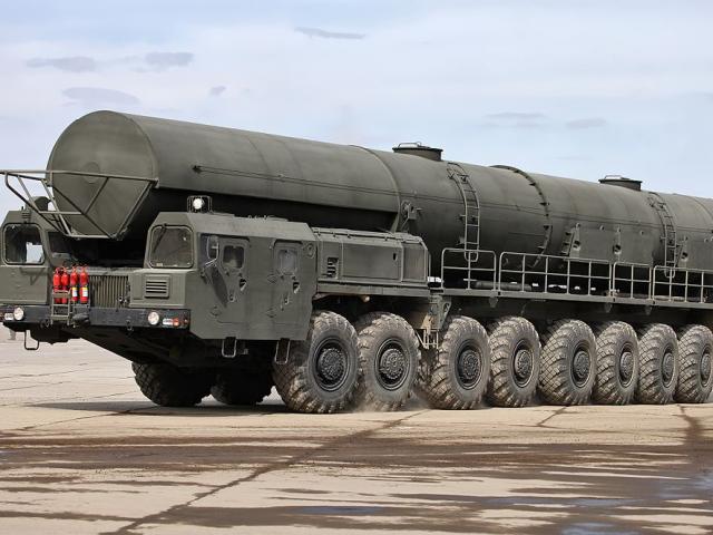 Thế giới - Tên lửa đạn đạo 110 tấn của Nga "biết" khoan lưới lửa Mỹ