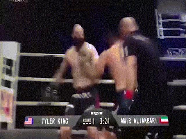 Thể thao - MMA: "Kẻ cướp" đụng người hùng, lăn như bi trên sàn