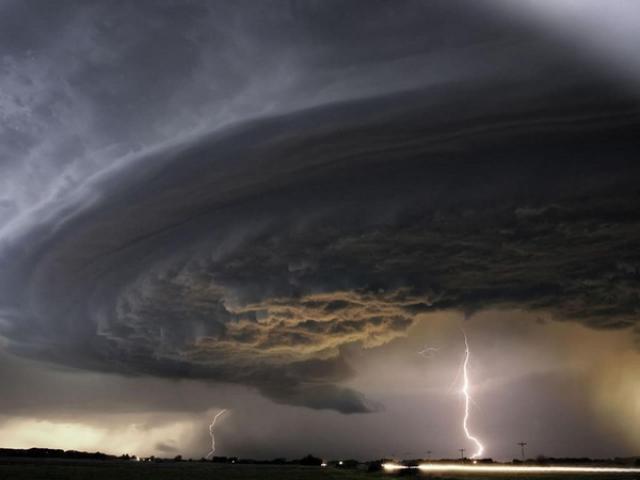 Thế giới - Đám mây kì lạ "nuốt chửng" biển Sầm Sơn từng xuất hiện nhiều nơi