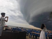Tin tức trong ngày - Đang xác minh thông tin mây kỳ quái tựa UFO trên biển Sầm Sơn