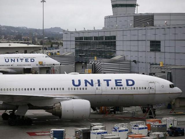 Thế giới - Bác sĩ bị tố sàm sỡ thiếu nữ trên máy bay