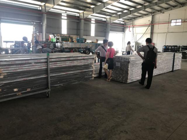 Thị trường - Tiêu dùng - Hé lộ đường dây sản xuất nhôm "giả" cực lớn