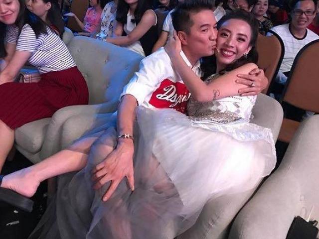 Người mẫu - Hoa hậu - Mr Đàm thản nhiên bế "gái đẹp" vào lòng trước trăm ánh mắt