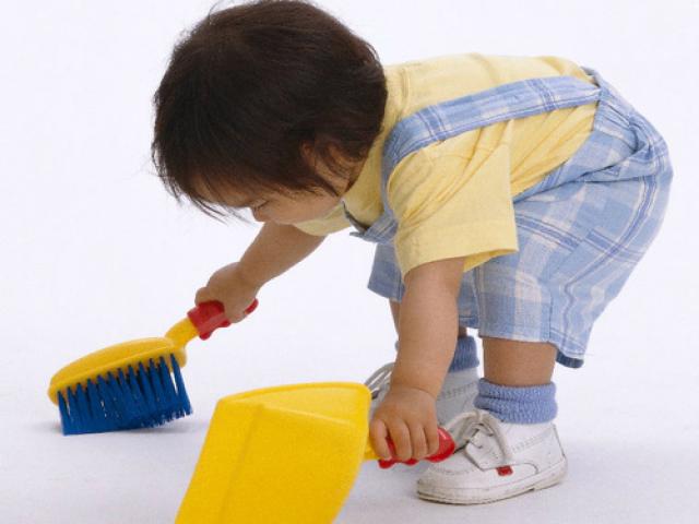 Giáo dục - du học - Có nên dùng tiền “thuê” con làm việc nhà?