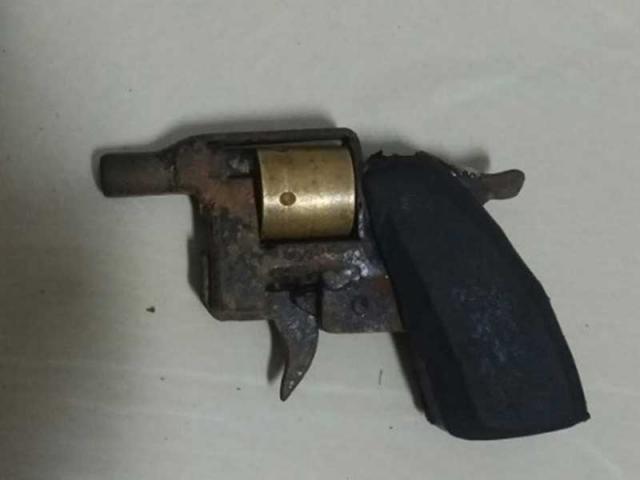 Pháp luật - Thua bạc, nổ súng để chạy làng