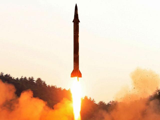 Thế giới - TQ làm gì nếu Triều Tiên phóng tên lửa vào căn cứ Mỹ?