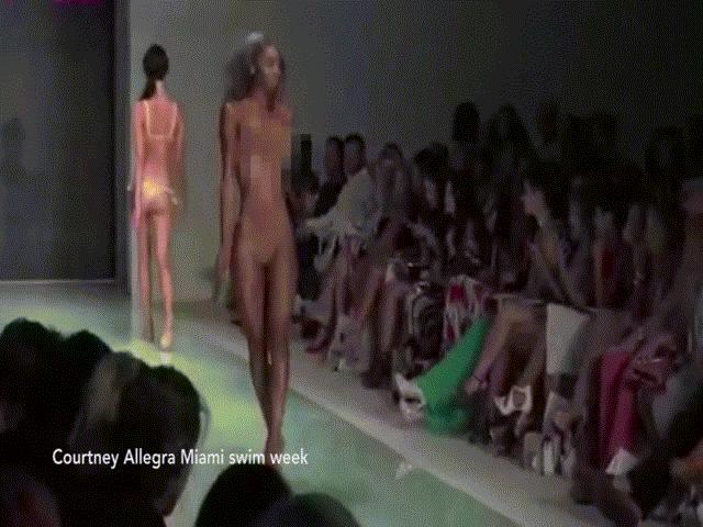 Bí quyết mặc đẹp - Người mẫu diễn sung bung bikini trước hàng trăm ánh nhìn