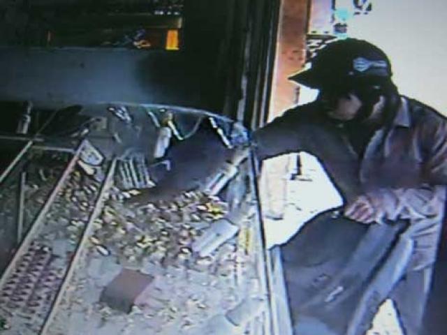 Pháp luật - Vợ bán vàng trúng cửa hàng chồng mới trộm