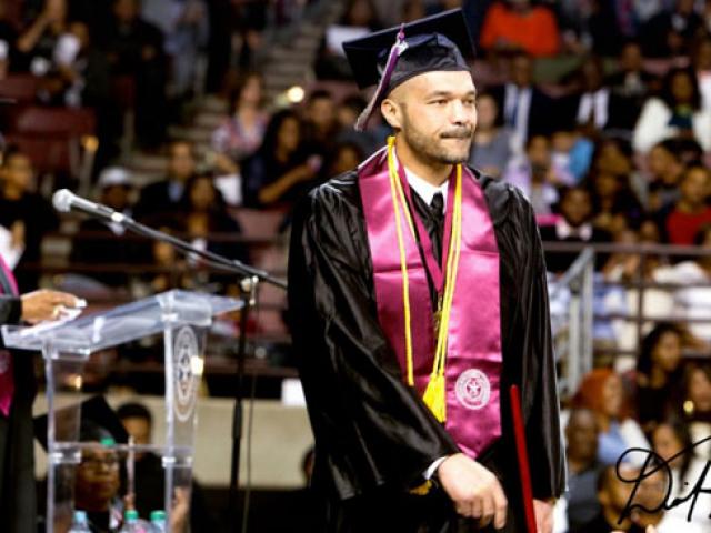 Pháp luật - Từ chốn ngục tù đến bục vinh quang của thủ khoa đại học Mỹ