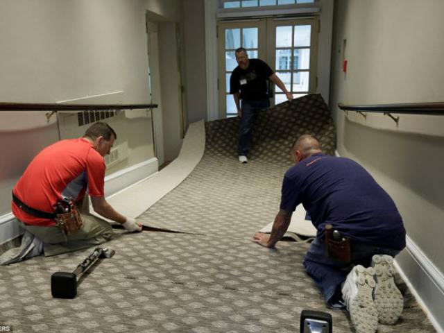 Thế giới - Nhà Trắng thành "đại công trường" khi ông Trump đi nghỉ