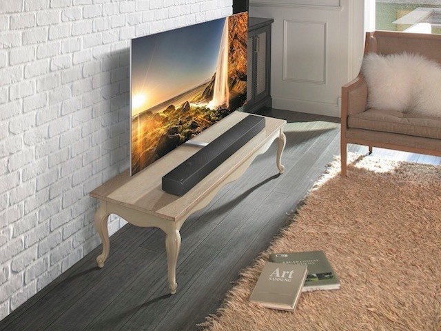 Công nghệ thông tin - Samsung ra mắt loa dạng thanh tự phân tích, điều chỉnh chất âm