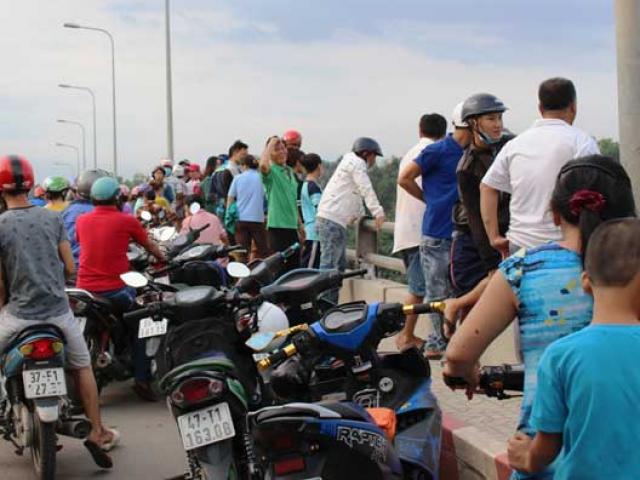 Tin tức trong ngày - Bỏ lại bạn gái trên cầu, thanh niên gieo mình xuống sông Sài Gòn